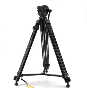 Magnus heavy-duty tripod